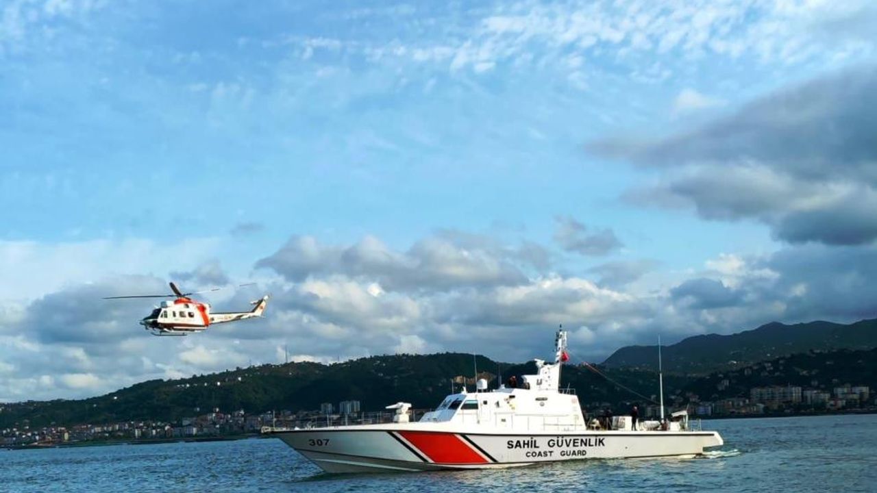 Trabzon'da denizde kaybolan şahsı arama çalışmaları sürüyor