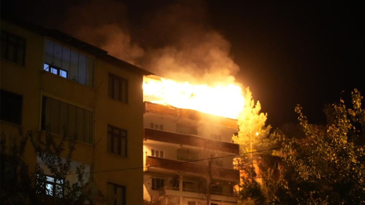Gümüşhane’de 4 katlı binada çıkan yangın kortuttu