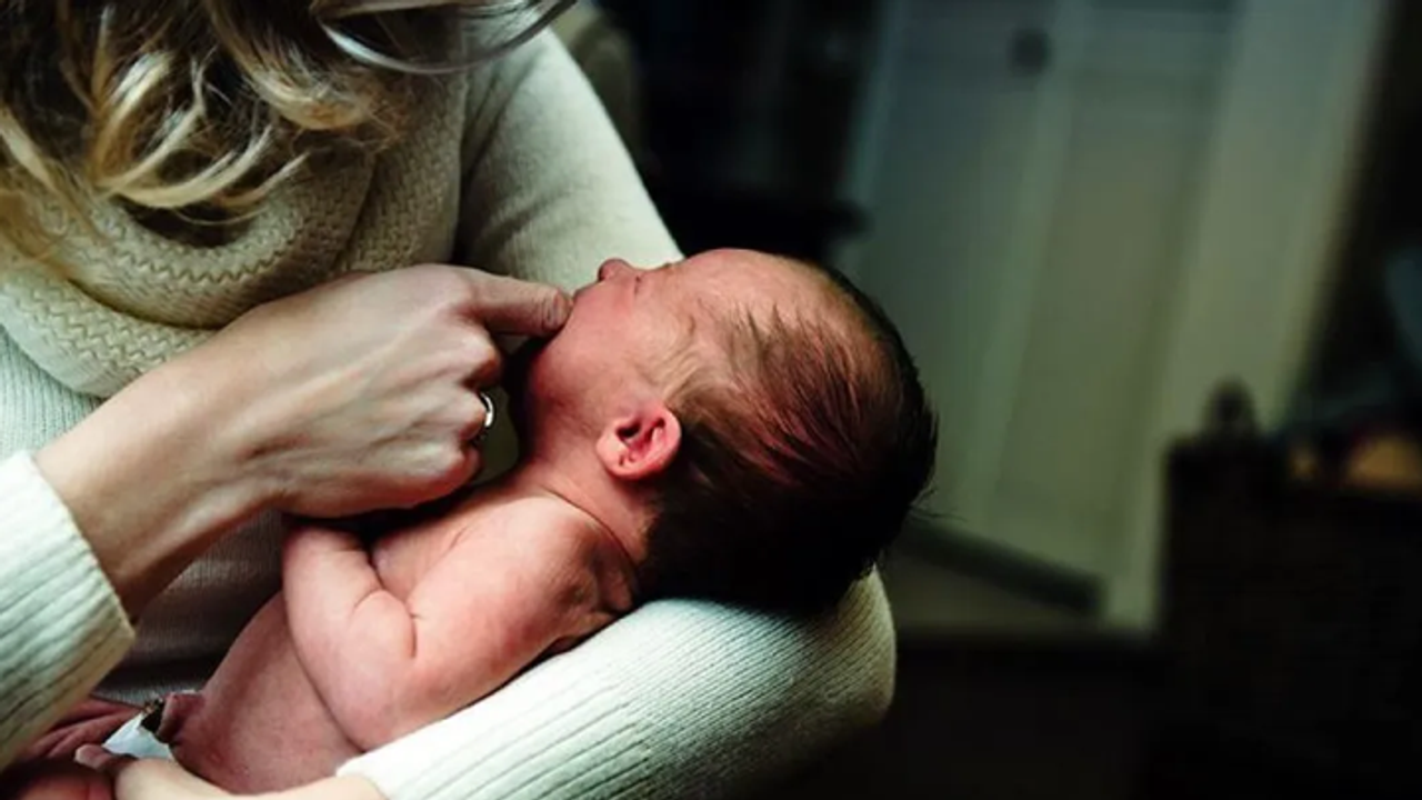 Doğum izinlerinde yeni dönem kapıda: Süreler uzatılacak