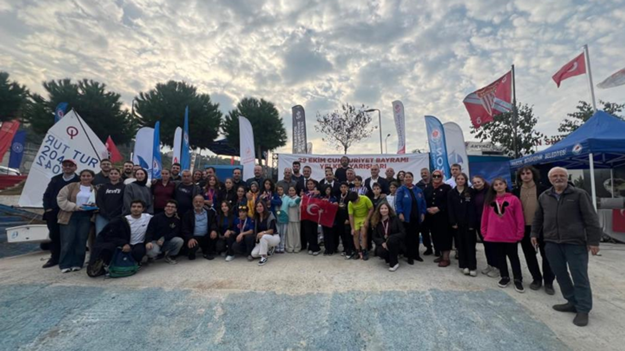 Trabzon'da 29 Ekim Cumhuriyet Bayramı Yelken Yarışları yapıldı