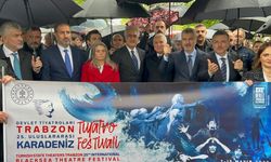 25. Uluslararası Karadeniz Tiyatro Festivali'nin açılışı yağmur altında yapıldı