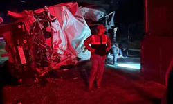 Ordu'da 2 kamyon kafa kafaya çarpıştı: 1 ölü, 1 yaralı