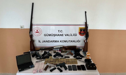 Gümüşhane'de silah ticareti yapan şahsın evinden cephanelik çıktı