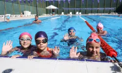Bursalı minik yüzücüler sertifikalandı