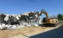 Bursa Nilüfer'de 2 kaçak yapı daha yıkıldı