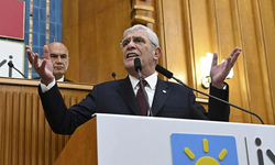 Müsavat Dervişoğlu açtı ağzını yumdu gözünü: Alçaksınız satılıksınız