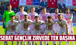 Sebat gençlik zirvede tek başına