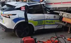 Polis aracı tıra çarptı! Acı haber geldi!
