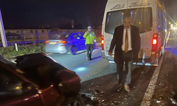 Rize'de Servis minibüsü ile otomobil çarpıştı: 1 yaralı