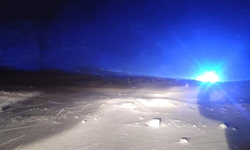 Eğribel Tüneli girişinde çığ düştü: Yol ulaşıma kapandı