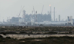 İran, İsrail ve ABD'yi Orta Doğu'da vuruyor