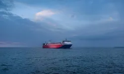 Hürmüz Boğazı'nda trafik başladı: Ateşkesin uzaması gündemde