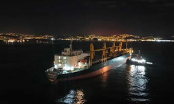 Boğazda gemi arızası trafiği durdurdu