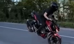 Tehlikeli motosiklet kullanan sürücüye 72 bin lira ceza