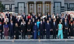 NATO Zirvesinde sıra dışı olay! Avrupa ülkesini iki farklı lider temsil etti