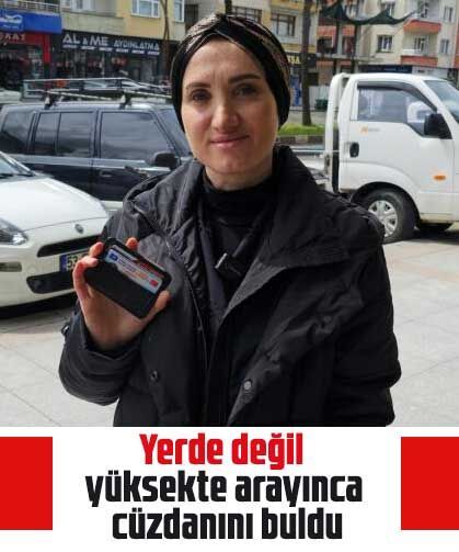 Yerde değil yüksekte arayınca cüzdanını buldu