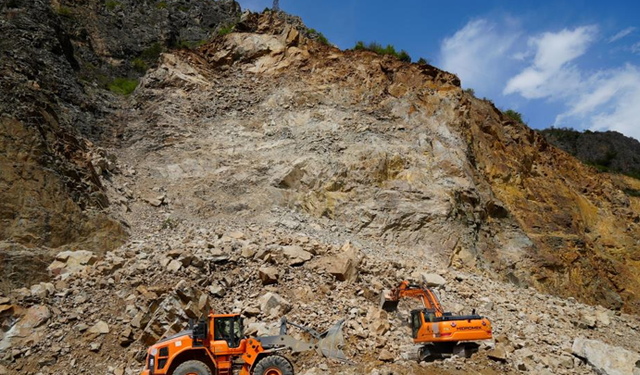 Gümüşhane-Giresun karayolunda temizleme çalışmaları sürüyor