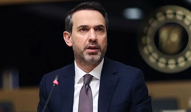 Avrupa'daki elektrik kesintileri Türkiye'yi etkiler mi? Bakan Bayraktar'dan açıklama