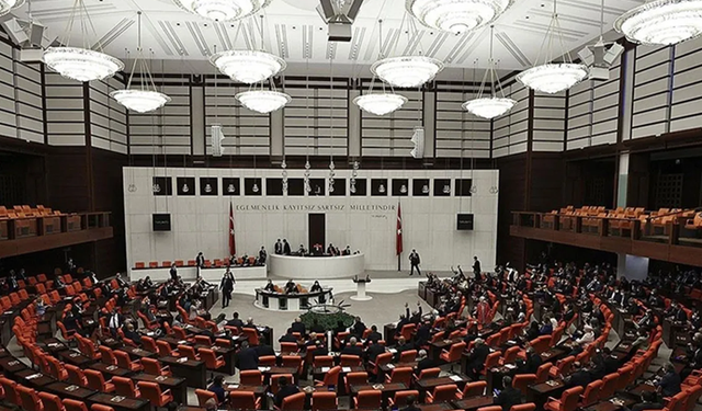 Siyasi partilerin bayramlaşma programı belli oldu