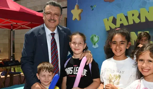 Trabzon’da çocukların karne sevinci! “Hem öğreneceğiz hem eğleneceğiz”