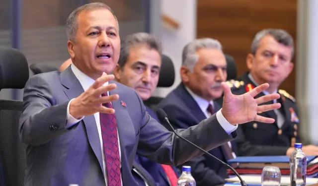 Bakan Yerlikaya, Büyükşehir valileriyle toplandı