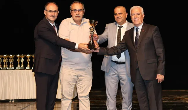 Bursa'da amatör spor kulüplerine kupa töreni