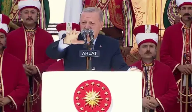 Cumhurbaşkanı Erdoğan Ahlat'ta... Terörsüz Türkiye'de son düzlükteyiz