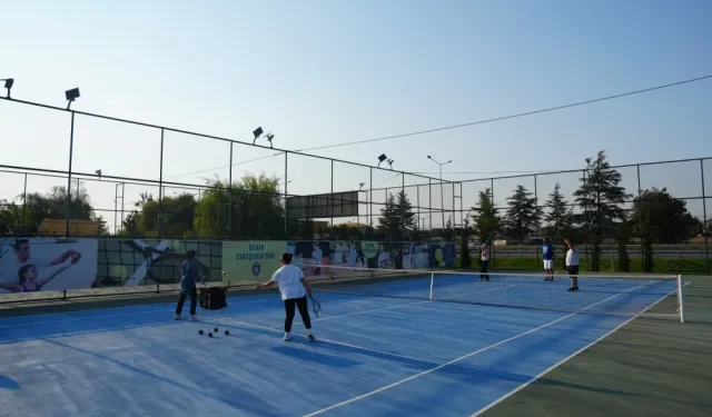 Eskişehir’de yetişkinler için tenis kayıtları başlıyor