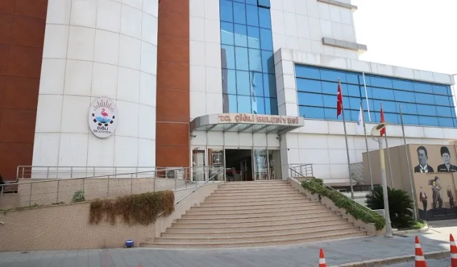 İzmir Çiğli’den üniversite öğrencilerine “Çiğli’nin Yıldızları” bursu