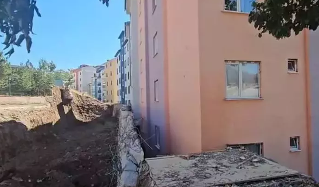 Erzurum'da heyelan! 70 ev boşaltıldı