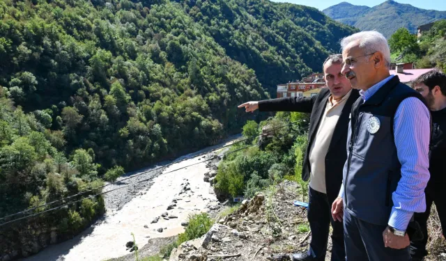 Bakan Uraloğlu Artvin'de... Sel ve heyelan hasarlarını inceledi
