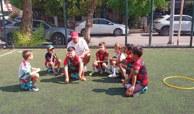 Bostanlıspor’un minik futbolcuları iş başı yaptı