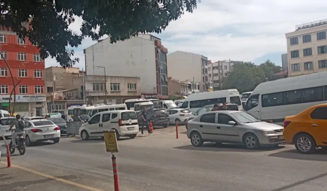 Edirne Keşan'da köy garajında trafik krizi