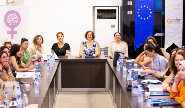 İzmir kadına şiddet karşı Narlıdere'de buluştu