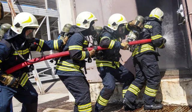 İzmir ve Manisa itfaiyeleri afetlere karşı güçlerini birleştirdi