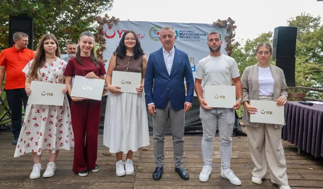 Kocaeli'de Başkan Büyükakın, soydaş gençlerle buluştu