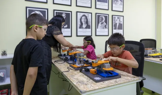 Minik mucitler hayallerini ürüne dönüştürüyor