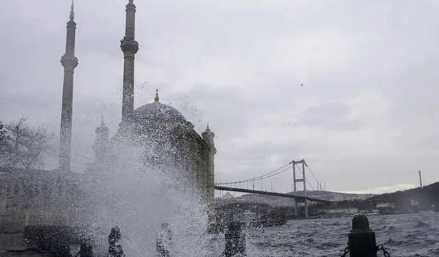 Akdeniz hariç kıyılarda yağış var... Marmara'ya kuvvetli rüzgar uyarısı