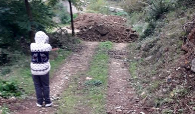 Giresun’da köy yolu arazi sahibi tarafından kapatıldı