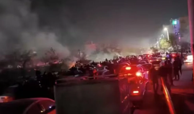 İran'da devam eden protestolarda can kaybı 500'ü aştı