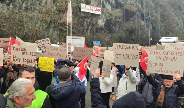Rize'de ruhsatsız turizm işletmecilerinden "Yıkmayın" protestosu