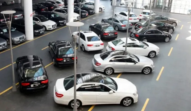 İkinci el otomobilde 6 ay 6 bin km ve ilan kısıtlaması 2027’ye kadar uzatıldı