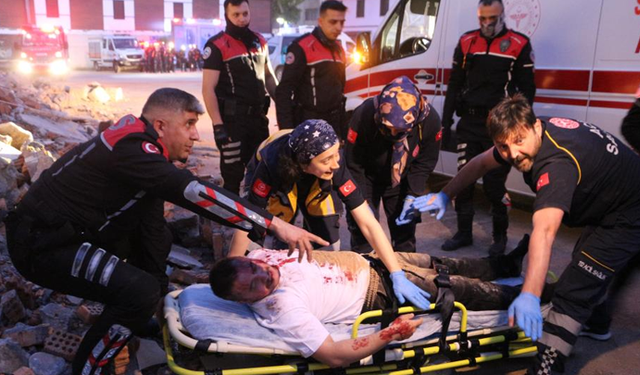 Trabzon’da deprem tatbikatı gerçeğini aratmadı
