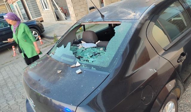 Giresun'da Korku Dolu Anlar! Balkondan Kopan Beton Aracı Hurdaya Çevird