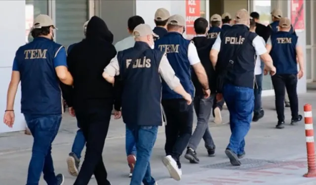 FETÖ'nün mahrem yapılanmasına 3 ilde operasyon: 15 gözaltı