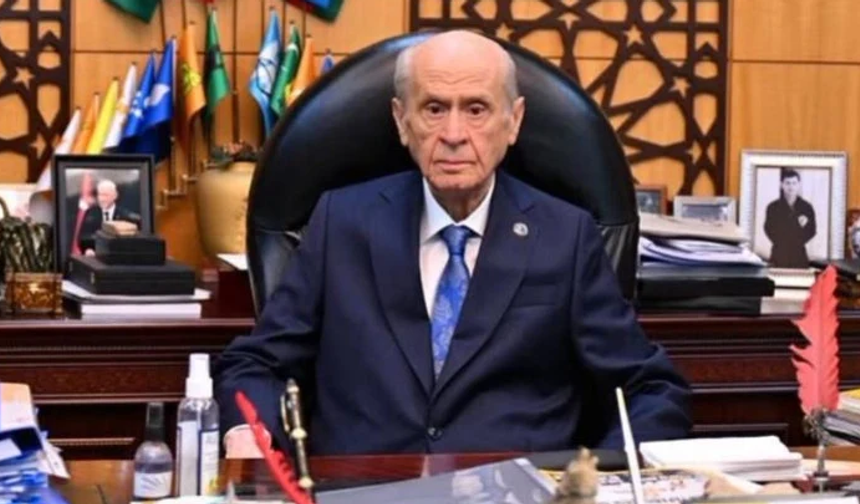 Devlet Bahçeli'den makam odasından ilk kare