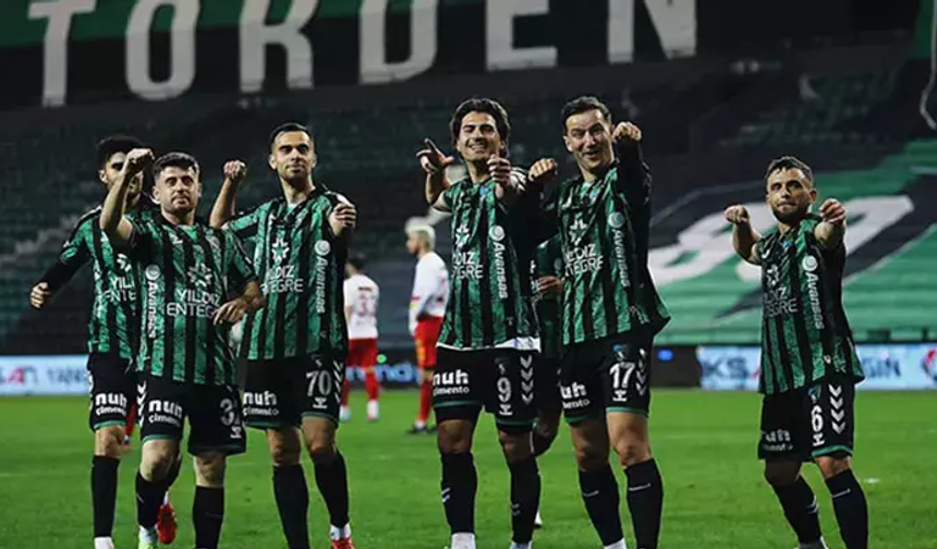 Kocaelispor 16 yıl sonra Süper Lig'de!