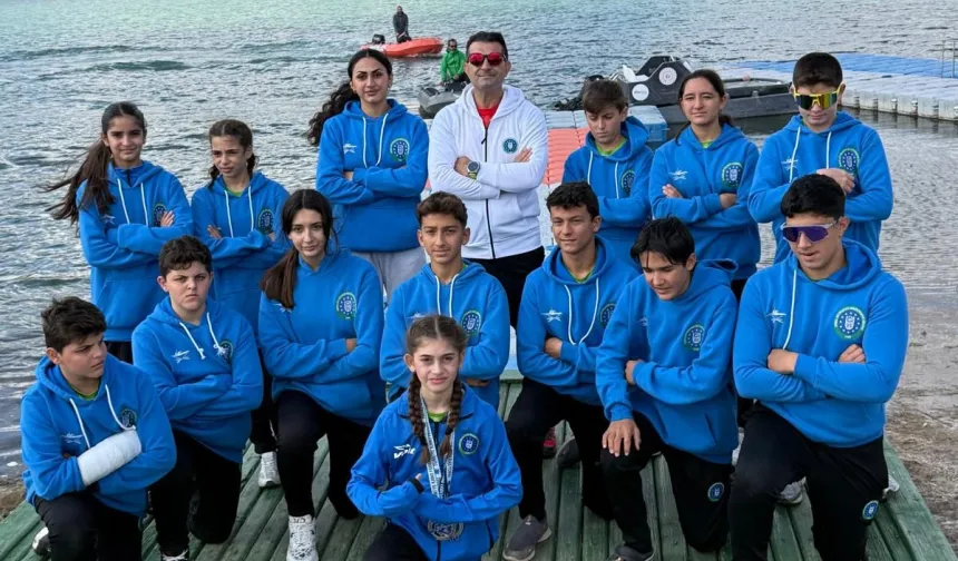 Bursa Büyükşehir Belediyesporlu kanoculardan 2 madalya