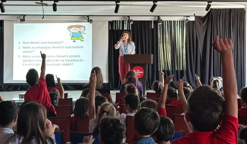 İstanbul Bakırköy Belediyesi’nden öğrencilere “Akran Zorbalığı” eğitimi