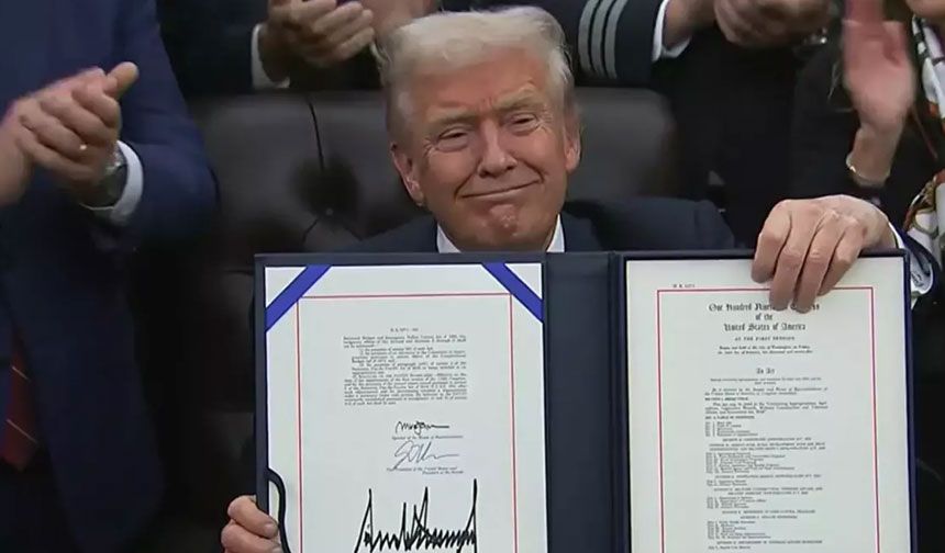 ABD'de hükümet 43 gün sonra açıldı! Trump imzayı attı